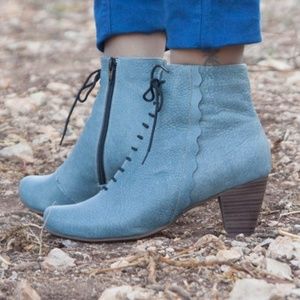 Bangi Ice Blue Sky Leather Ankle Boot Size 7.5